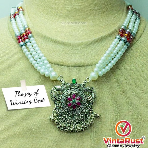 Multicolor Beaded Chain Necklace With Silver Kuchi Motif Pendant - Picture 2 of 7